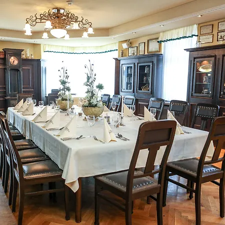 Kaiserhof ホテル 3*